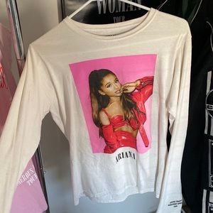 Ariana grande DWT merch
